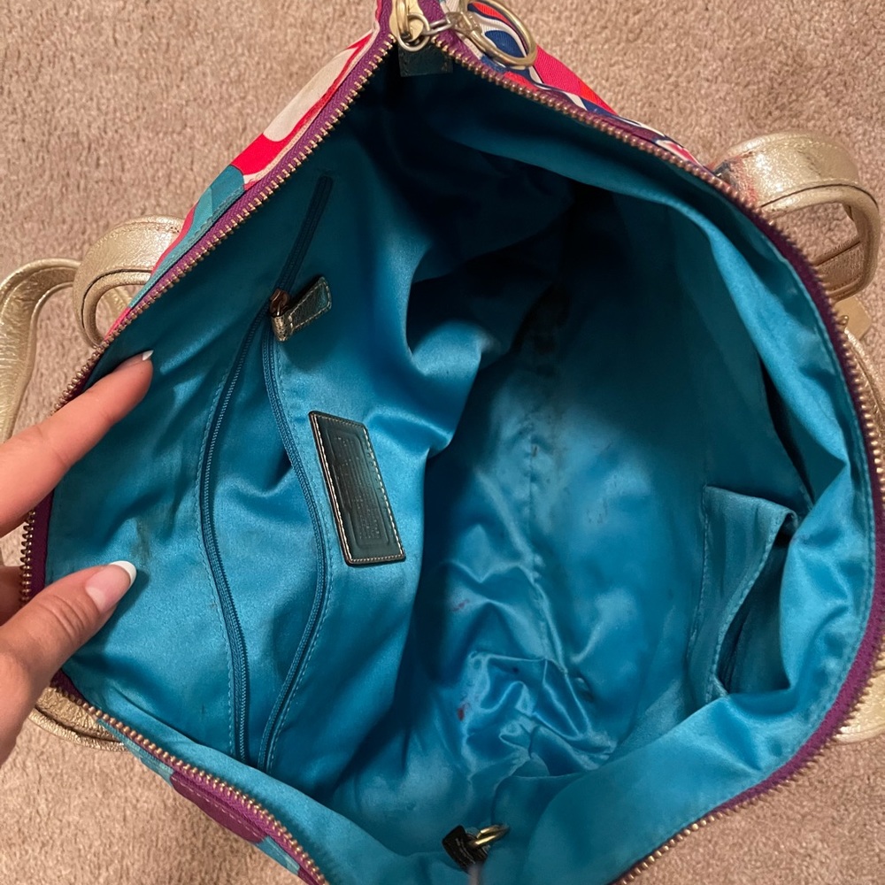 Coach Purse!!! - Picture 4 of 6